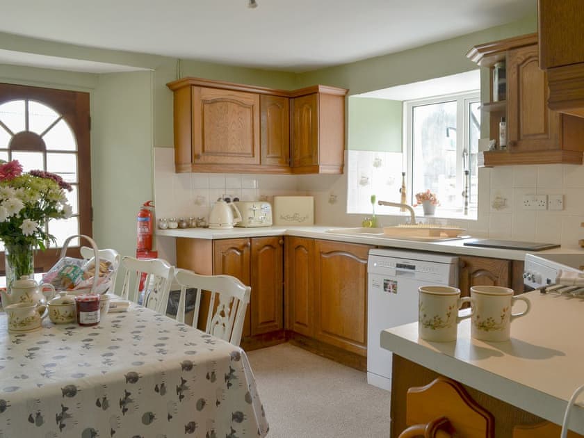 Well equipped kitchen/ dining room | Greenpastures, Patchacott, near Okehampton