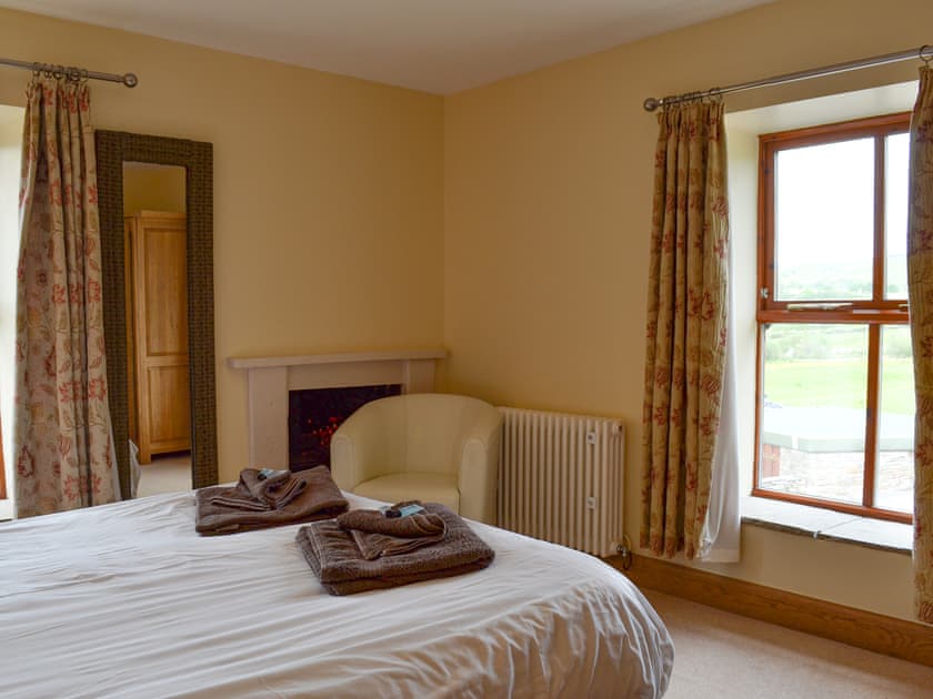 Double bedroom | Bings Farm House - Bings Farm, Whaley Bridge near Buxton