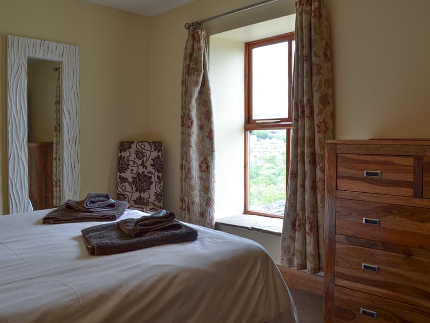 Double bedroom | Bings Farm House - Bings Farm, Whaley Bridge near Buxton