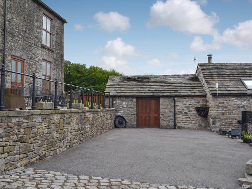 Parking | Bings Farm House - Bings Farm, Whaley Bridge near Buxton