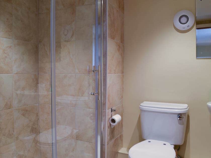 Ground floor en-suite shower room | Fennel - Sherrill Farm Holiday Cottages, Dunterton, near Tavistock