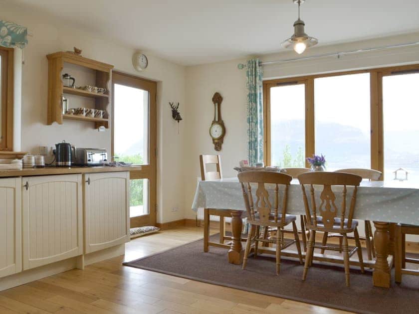 Convenient dining area within living room | Zeezicht, Wester Alligin, near Torridon