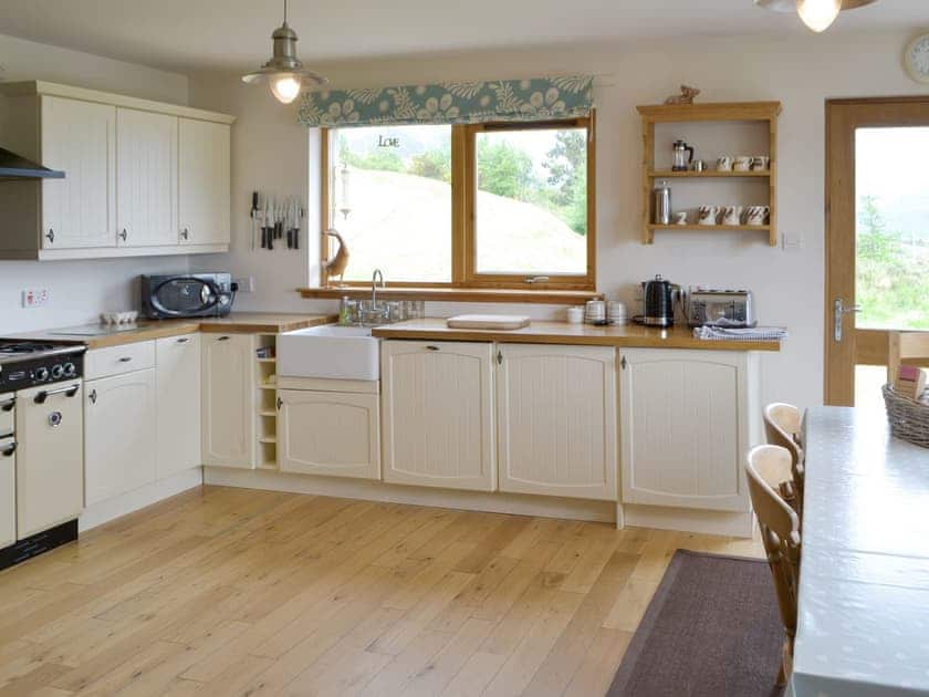 Fully appointed kitchen | Zeezicht, Wester Alligin, near Torridon