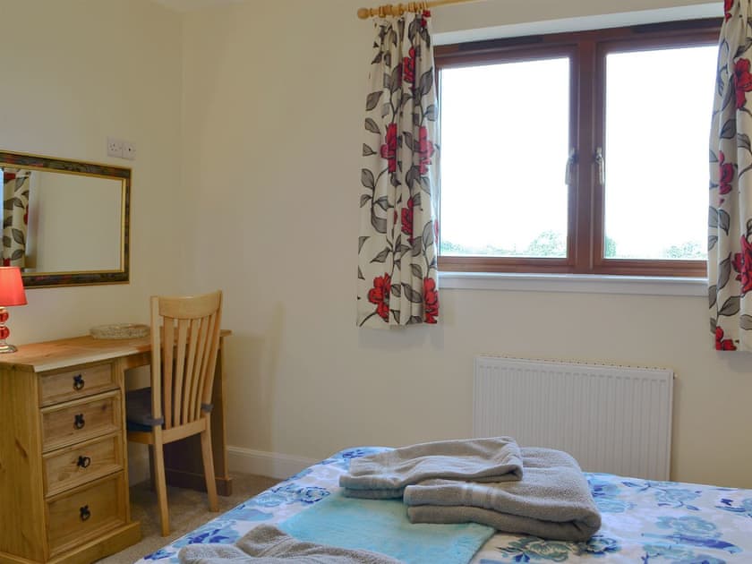 Well presented double bedroom | Carribber Beech, Near Linlithgow