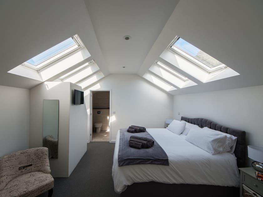 Double bedroom | Chesnut Cottage - Woodside Stables, Carkeel, near Saltash