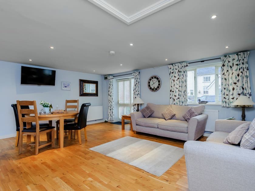 Spacious yet cosy living area | Coachman’s Cottage - Yaxley Manor Cottages, Yaxley near Eye