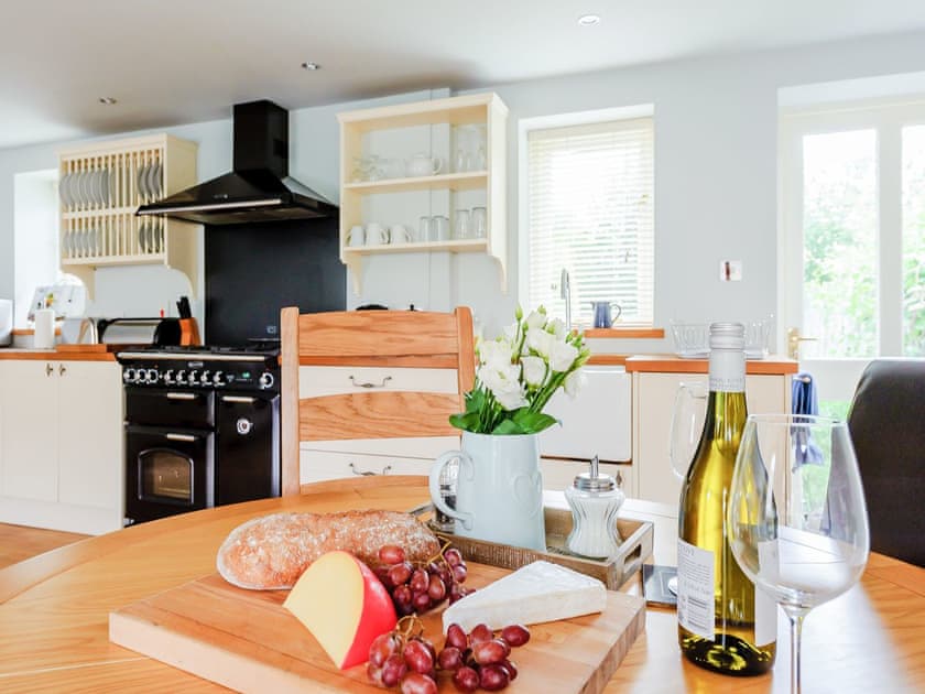 Dining area and kitchen | Coachman’s Cottage - Yaxley Manor Cottages, Yaxley near Eye
