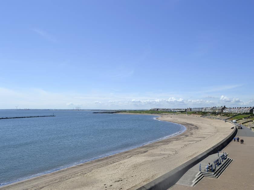 Set only 50 yards from the beach | Bertys Beach View, Newbiggin-by-the-Sea