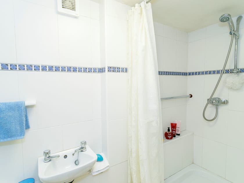 En-suite | The Gatehouse - The Chantry, Dronfield, near Chesterfield