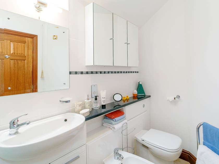 Bathroom | The Gatehouse - The Chantry, Dronfield, near Chesterfield