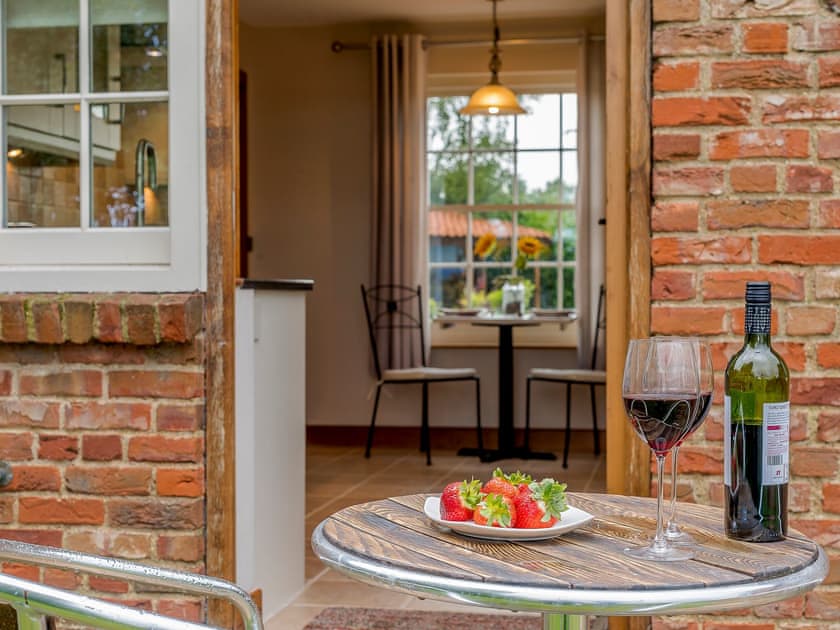 Relaxing sitting-out-area | The Annex By The Bain, Kirkby on Bain, near Horncastle
