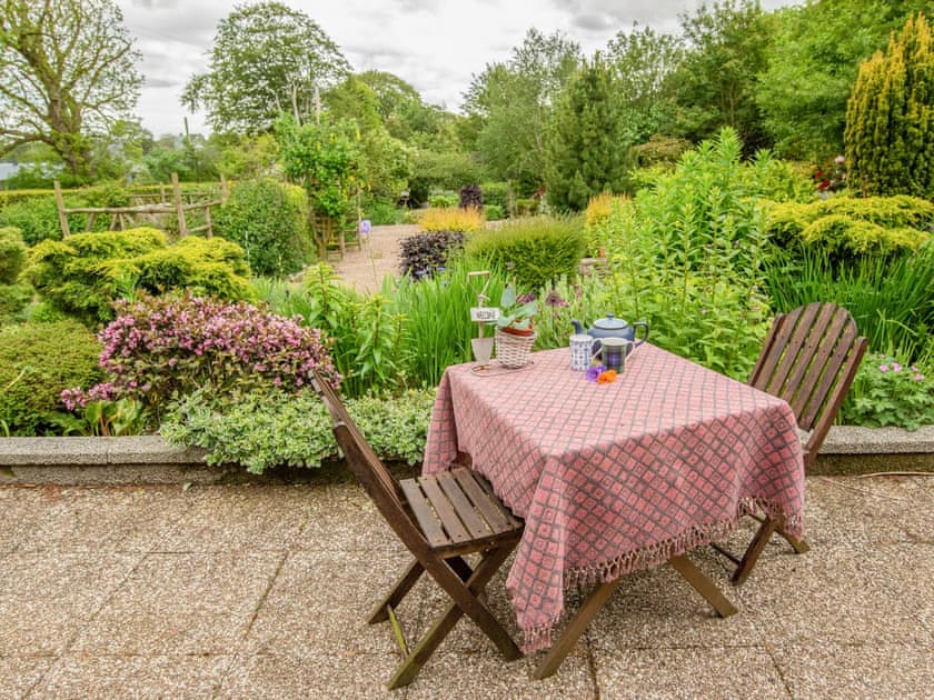 Terrace | Middle Lodge, Near Mintlaw