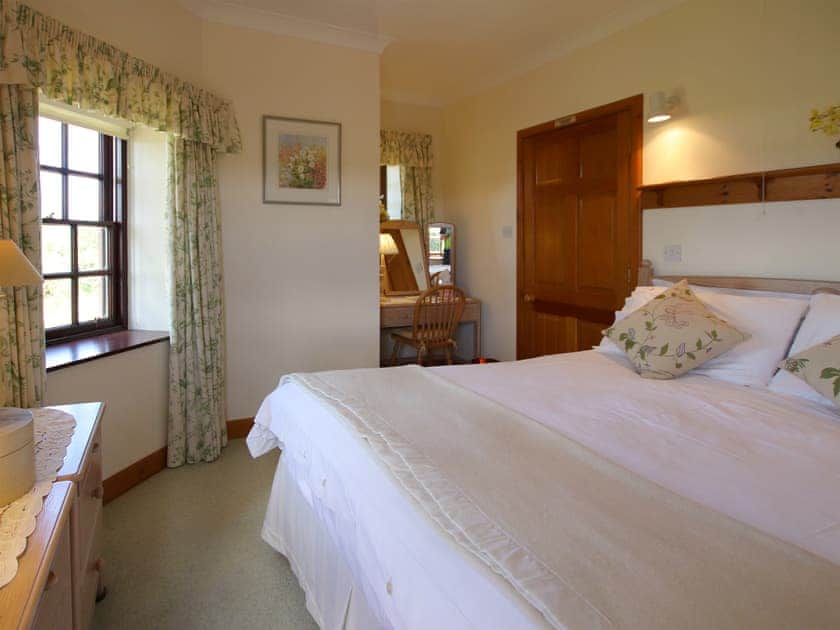 Master bedroom | Conheath Gatelodge - Conheath Cottages, Glencaple, Dumfries