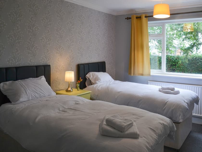 Lovely twin bedded room | Glebe Farm Bungalow, Kirkby cum Osgodby, near Market Rasen