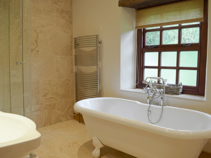 Well presented bathroom | The Oak, Newchurch, near Hay-on-Wye