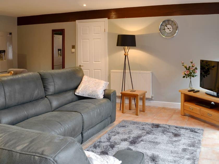 Welcoming living area | Koi Keep - Wallrudding Farm Cottages, Doddington, near Lincoln