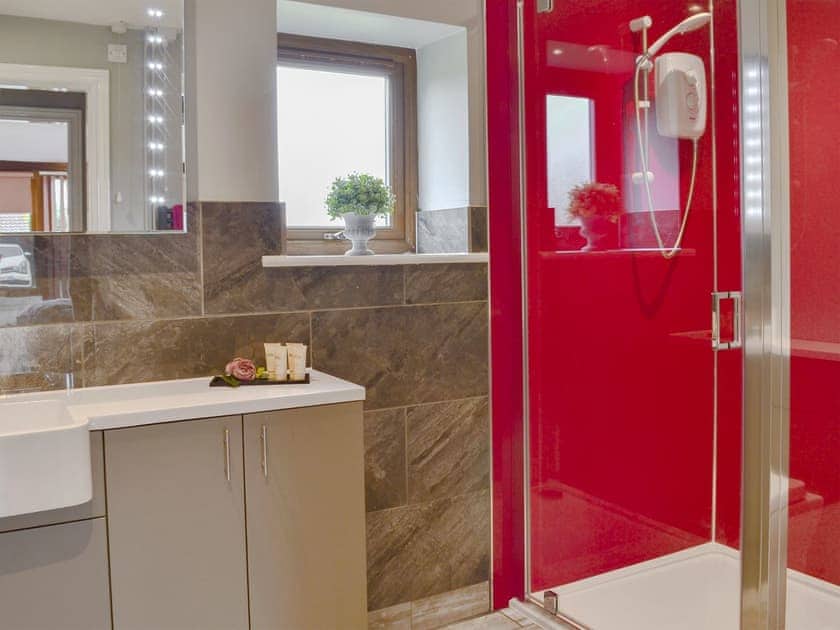 Attractive shower room | Koi Keep - Wallrudding Farm Cottages, Doddington, near Lincoln