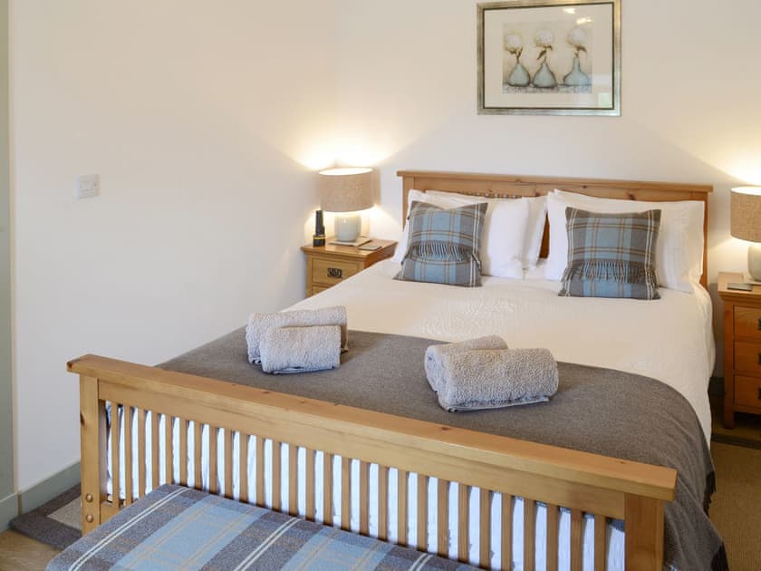 Relaxing double bedroom | Sunset Cottage, Portmahomack, near Tain