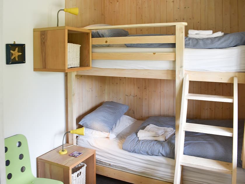Children’s bunk bedroom | Cockle Cottage, Elmer, near Middleton on Sea