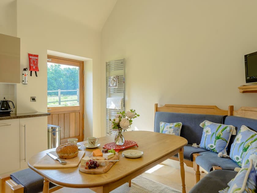 Light and airy kitchen | Courtyard Lodge, Rufford, near Newark
