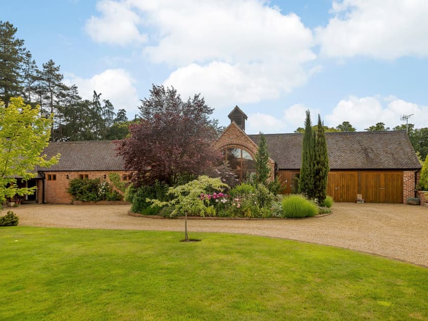 Superb, semi-detached barn conversion | Courtyard Lodge, Rufford, near Newark