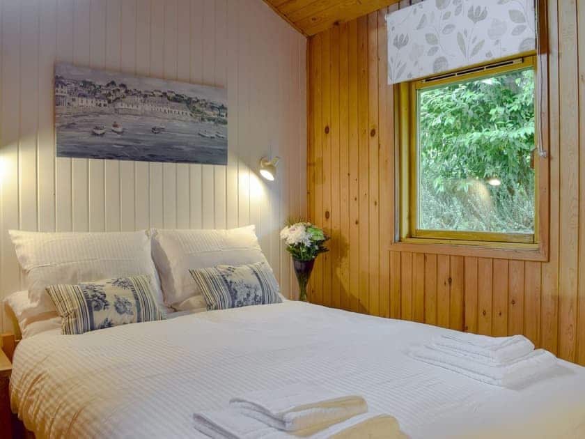 Comfortable double bedrooom | Lochearn View Lodge, Lochearnhead, near Callander