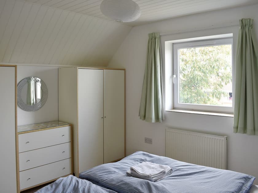 Twin bedroom | Lo-Tide - The Tides, Elmer, Middleton-on-Sea