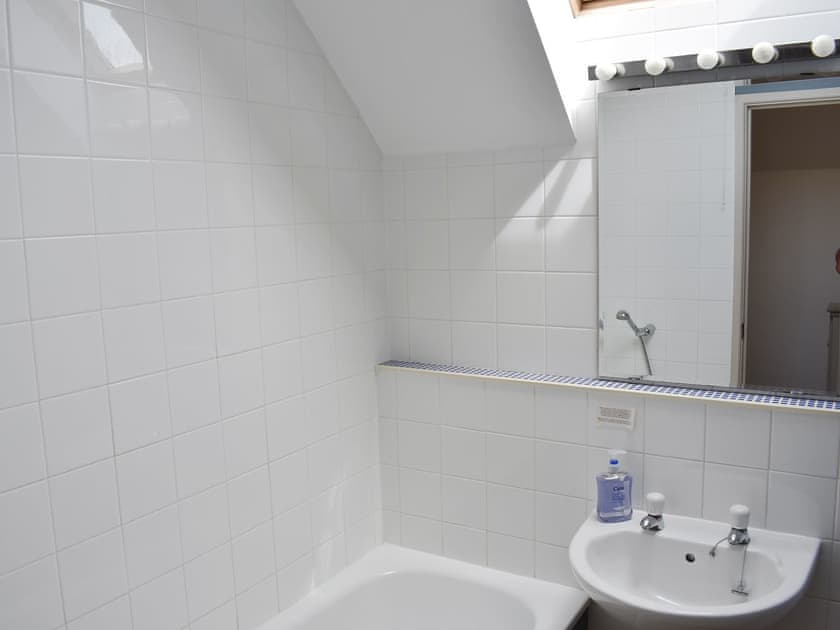 Bathroom | Lo-Tide - The Tides, Elmer, Middleton-on-Sea