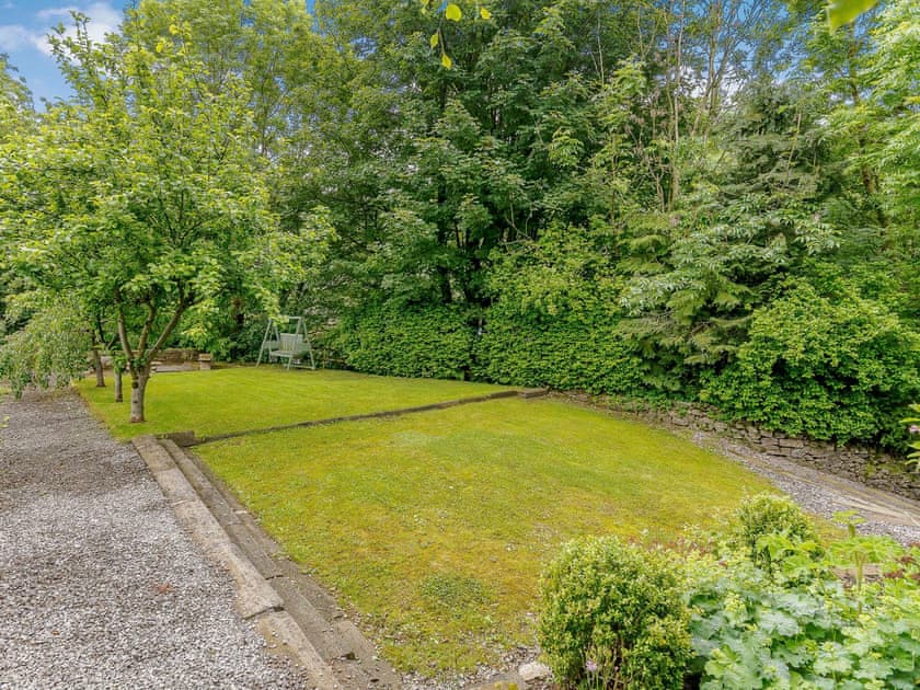 Beautiful landscaped gardens  | Station House, Miller’s Dale, near Buxton