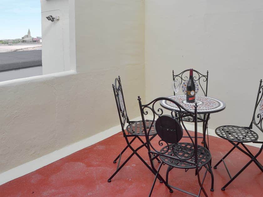 Sitting out area | Bertys Beach View, Newbiggin-by-the-Sea