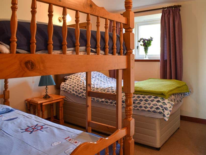 Bunk bedroom | Swallow’s Nest - Trentinney Farm Holiday Cottages, St Endellion, near Port Isaac