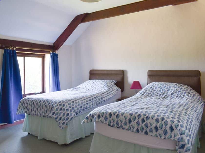 Comfortable twin bedroom | Haywain - Trentinney Farm Holiday Cottages, St Endellion, near Port Isaac