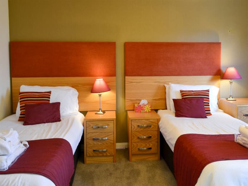 Twin bedroom | Holly Lodge, Aviemore