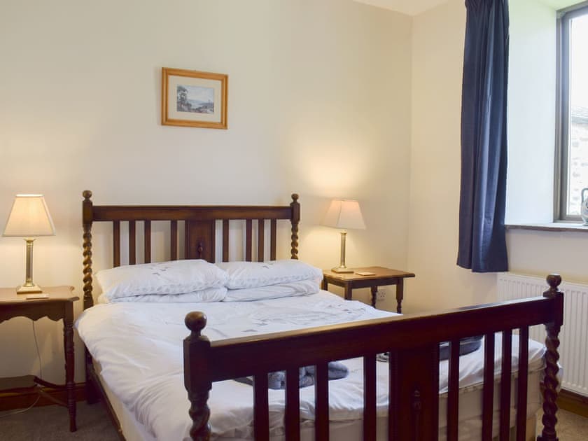 Comfortable double bedroom with en-suite | Grisedale Coach House, Threshfield, near Grassington