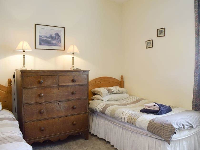 Comfy twin bedroom | Grisedale Coach House, Threshfield, near Grassington