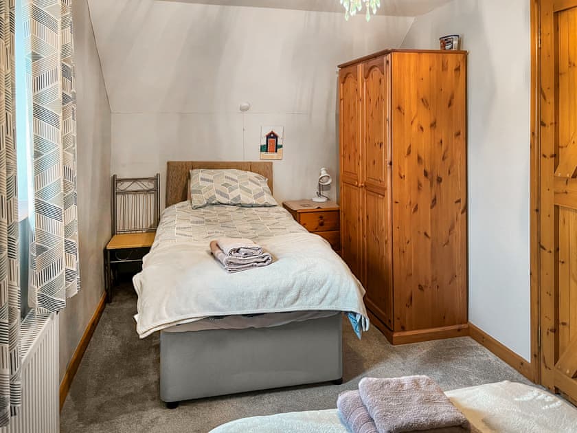 Twin bedroom | Cider Cottage - Well Farm Holiday Cottages, Holsworthy, near Launceston
