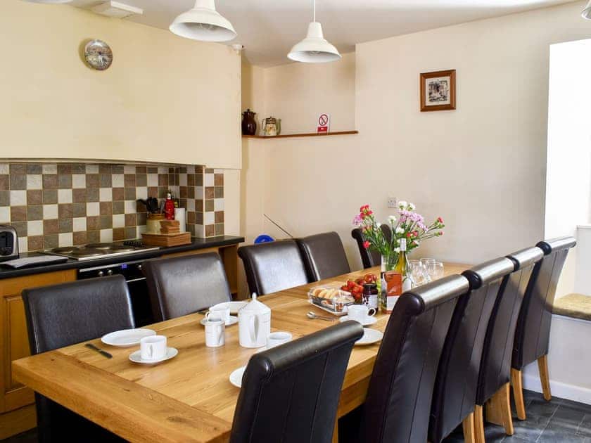 Farmhouse style kiychen and dining room | Well Farmhouse - Well Farm Holiday Cottages, Holsworthy, near Launceston