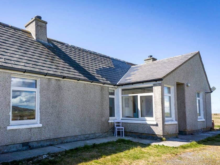 Lovely detached cottage | Altabrug, Stoneybridge, Isle of South Uist