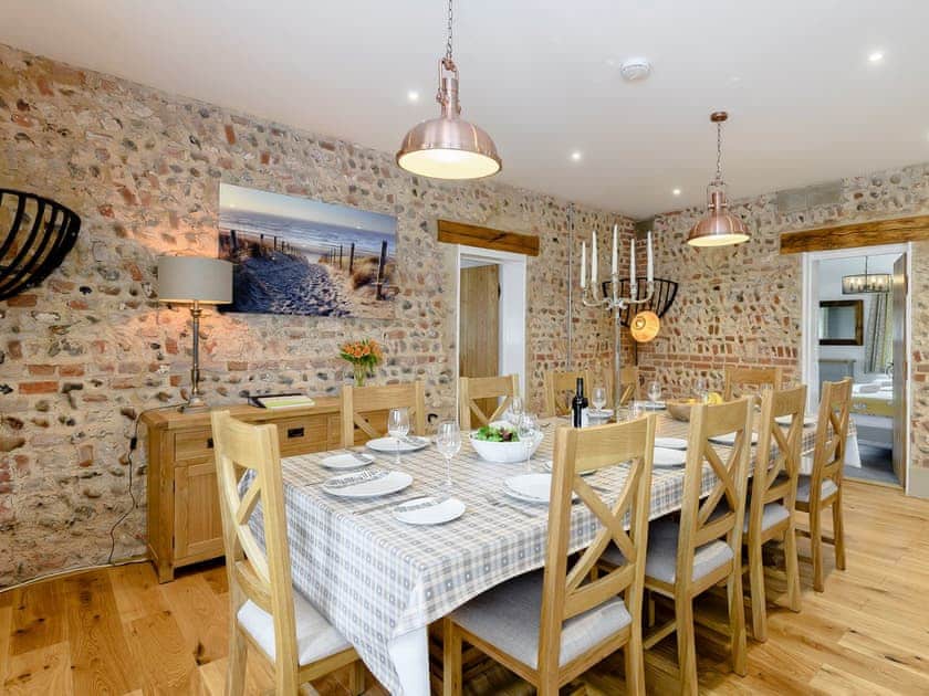 Beautifully presented dining area | Pipistrelle Barn, North Walsham
