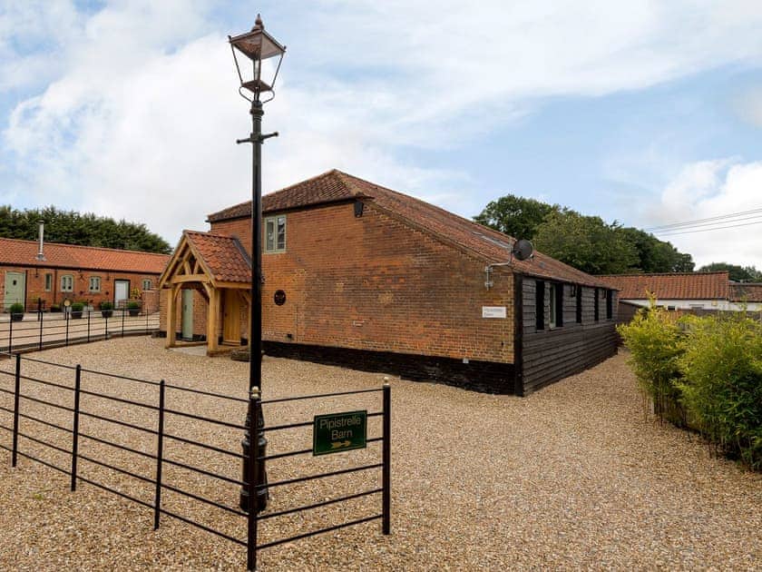 Private parking for 4 cars | Pipistrelle Barn, North Walsham