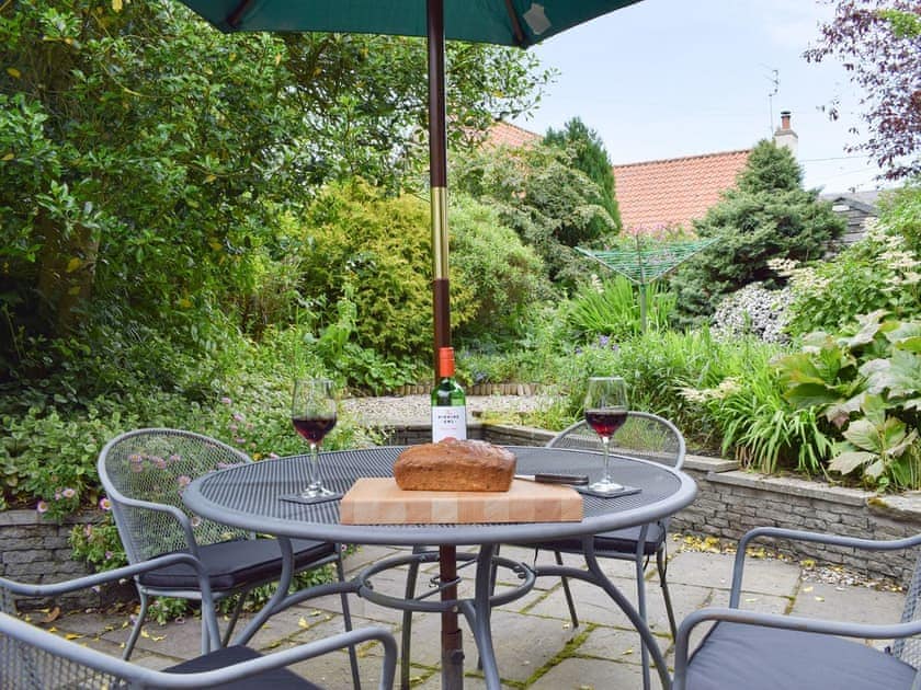 Outdoor furniture on the patio | Kirkview Cottage, Upper Largo, near Leven