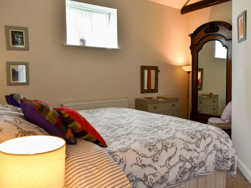 Double bedroom | Evie Rose Cottage, Elsenham, near Bishop’s Stortford 