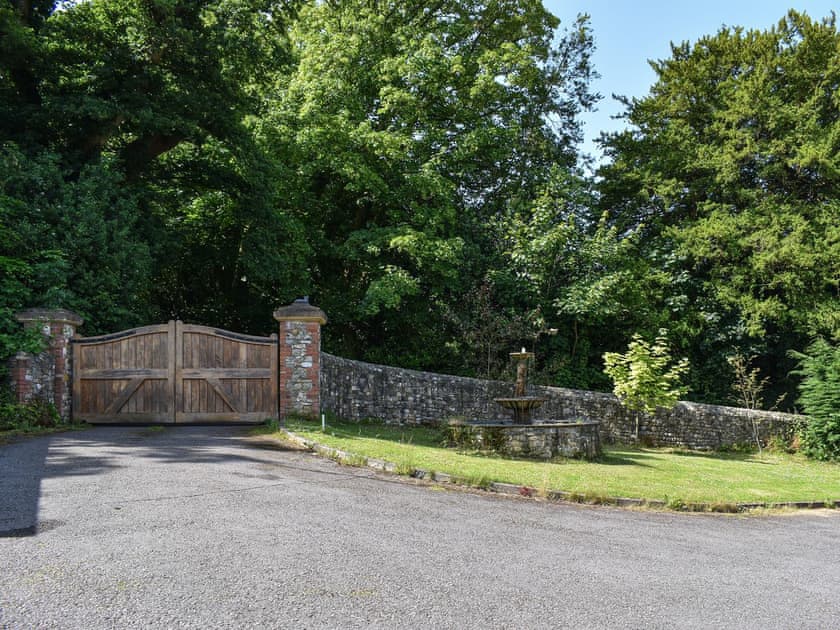 Outdoor area | The Bee Hive, Forton, near Chard