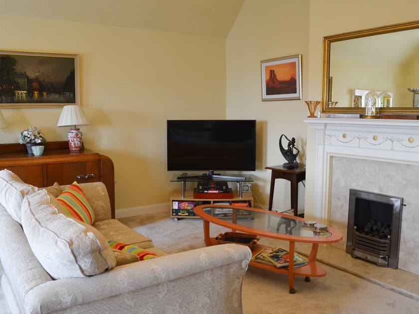 Living/Dining room  | Esplanade Crescent, Scarborough