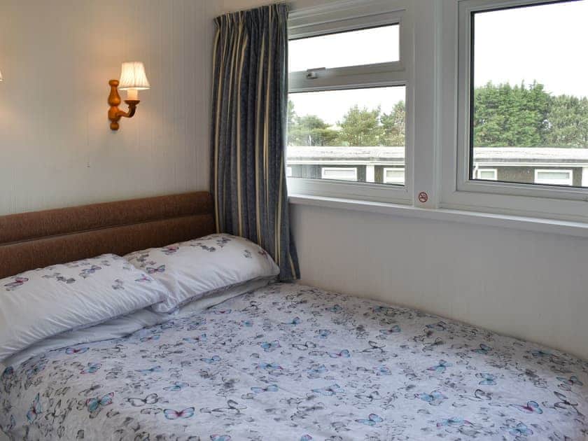 Double bedroom | Norton Park, Dartmouth
