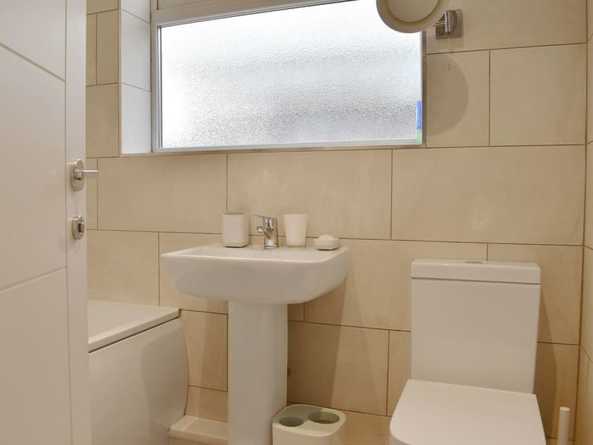 Bathroom | Bowness Apartments- Bowness Apartment - Bowness Apartments , Bowness-on-Windermere 