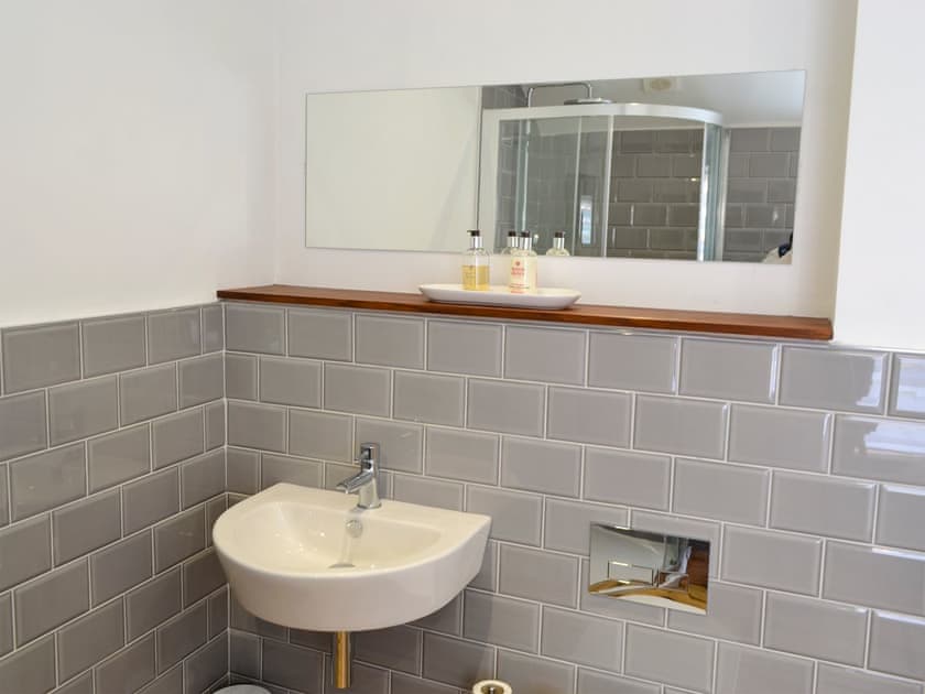 Bathroom | Oxtoby’s Upstairs - Oxtoby’s Cottages York, York