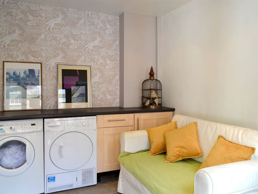 Shared laundry room | Oxtoby’s Upstairs - Oxtoby’s Cottages York, York