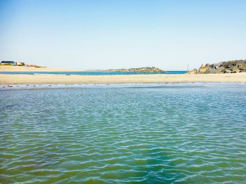Surrounding area | Cockle Cottage, Elmer, near Middleton on Sea