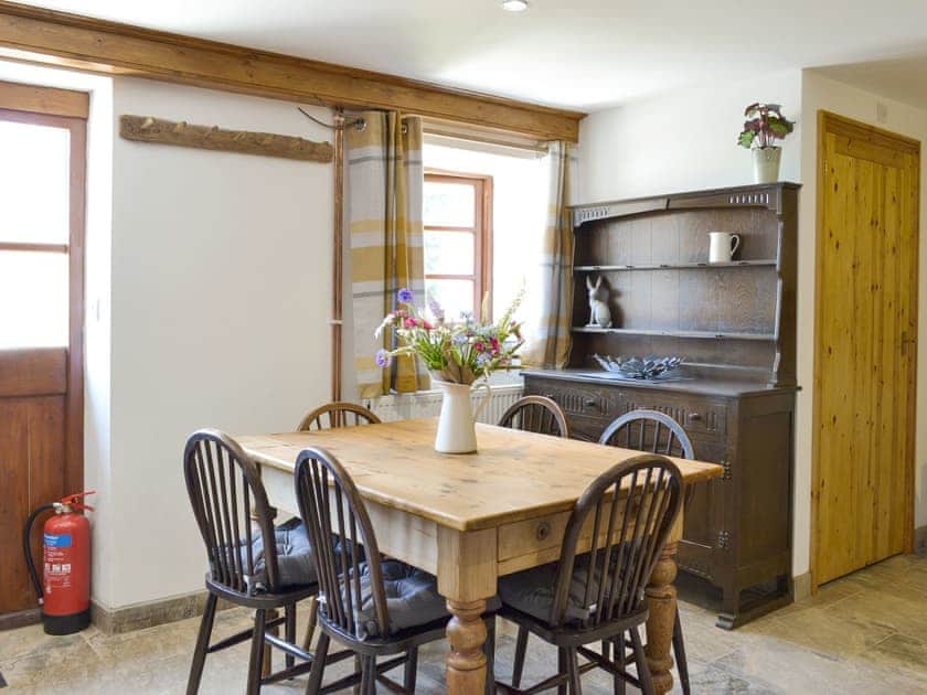 Light and airy dining space | Bagtor Hayloft, Ilsington, near Newton Abbot